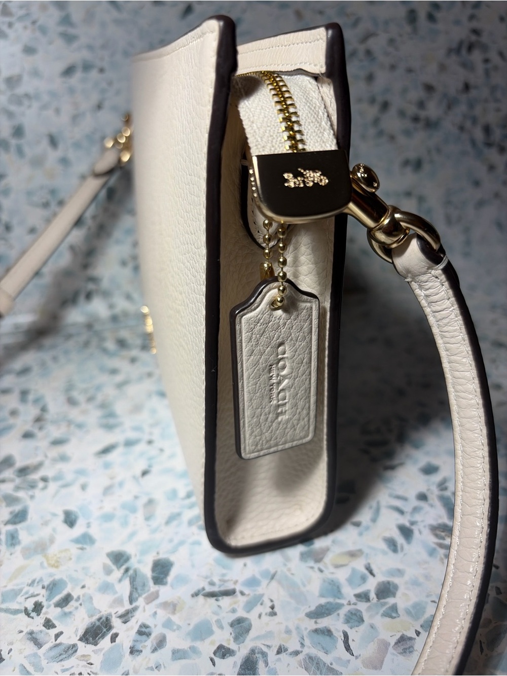 Coach Cat 21 Chalk Pebbled Leather Crossbody Clutch Bag - Picture 5 of 6